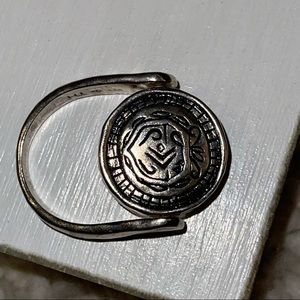 .925 Spinner ring with antique design